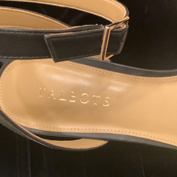 Talbots NWT size 10M black Rosalie 100% leather ankle strap sandals - Picture 2 of 8